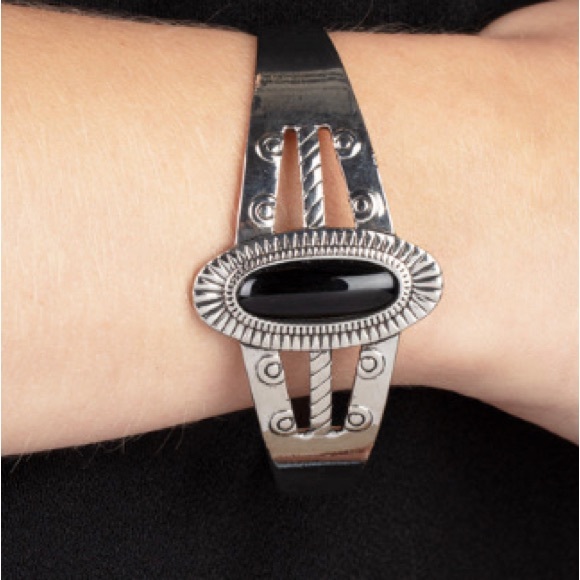 paparazzi Accessories - Wanderlust Walkabout Black Bracelet